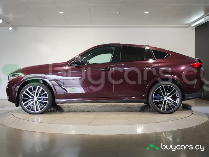 BMW X6 Темно-красный