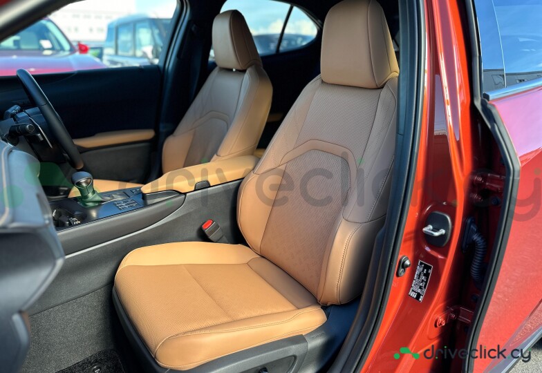 Lexus UX Оранжевый