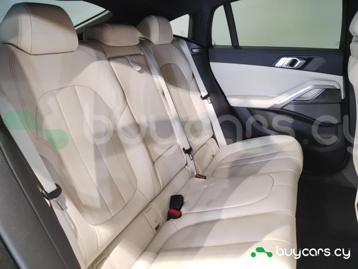 BMW X6 Темно-красный