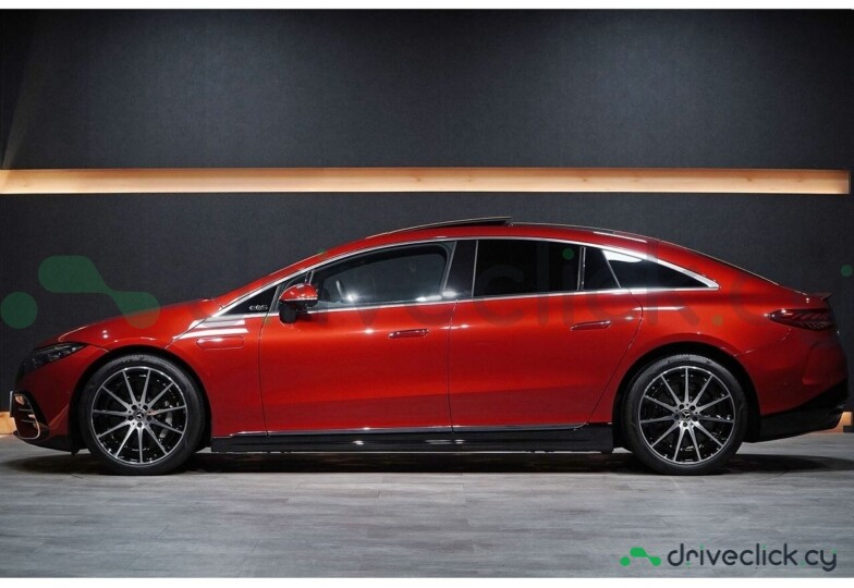 Mercedes EQS Red