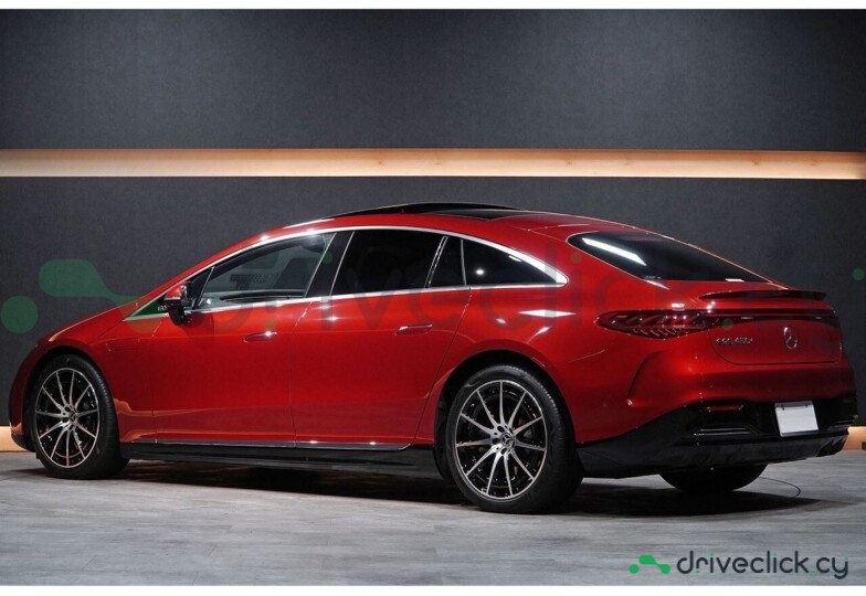 Mercedes EQS Red