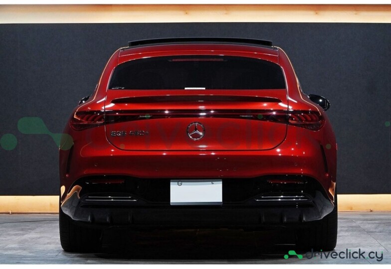 Mercedes EQS Red