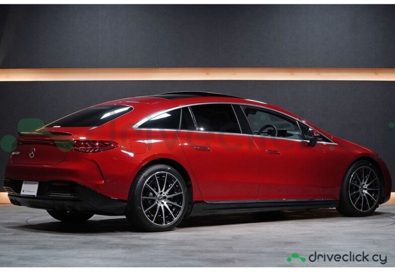 Mercedes EQS Red