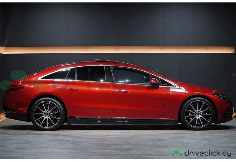 Mercedes EQS Red