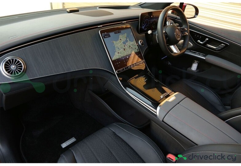 Mercedes EQS Red