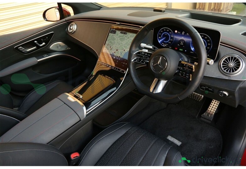 Mercedes EQS Red