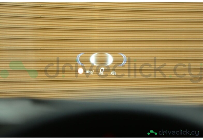 Mercedes EQS Red