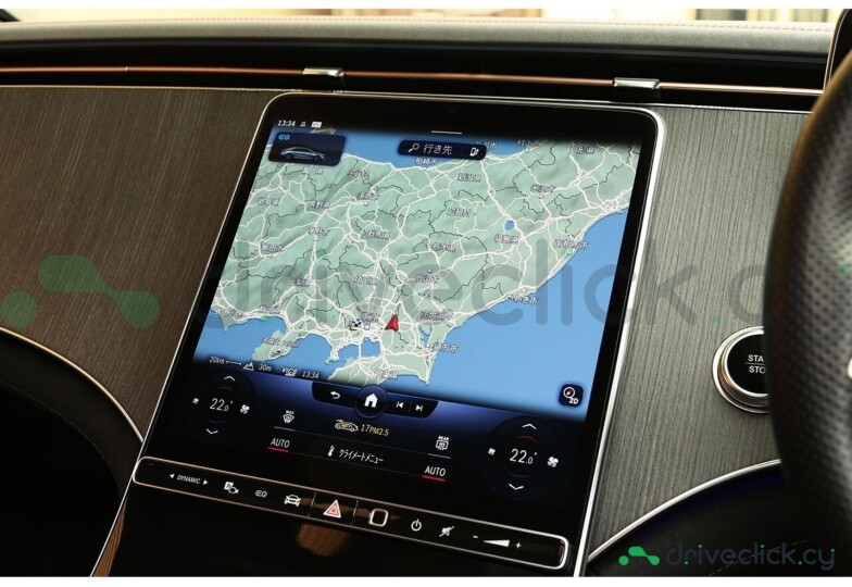 Mercedes EQS Red