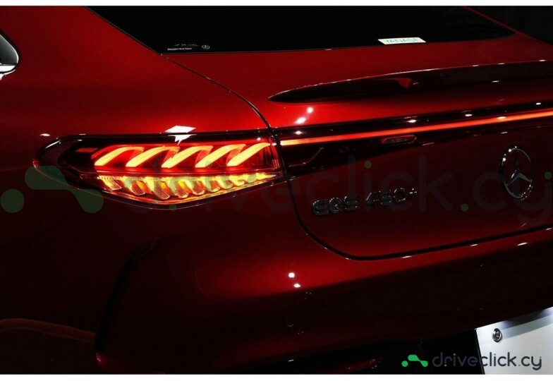 Mercedes EQS Red