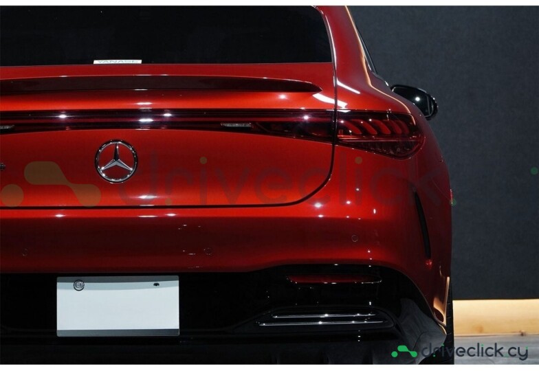 Mercedes EQS Red