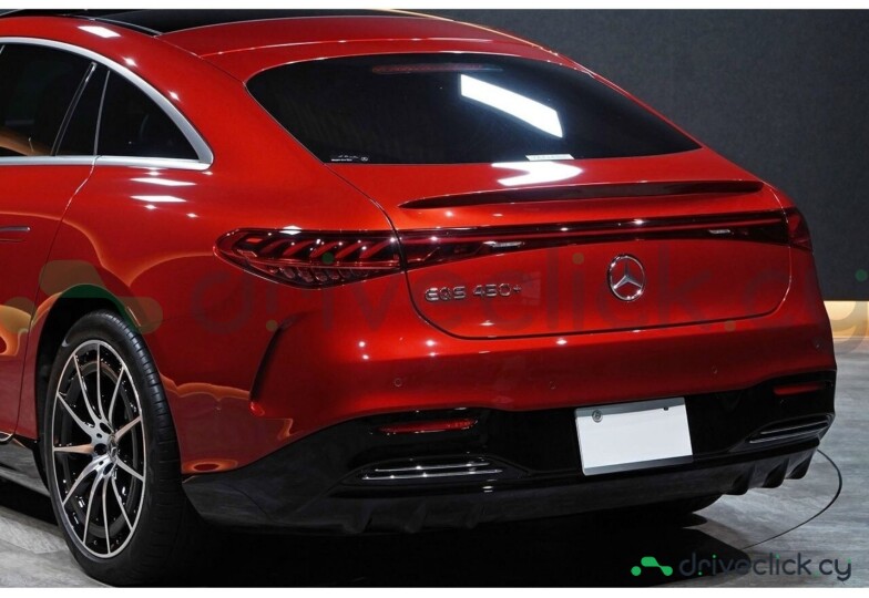Mercedes EQS Red