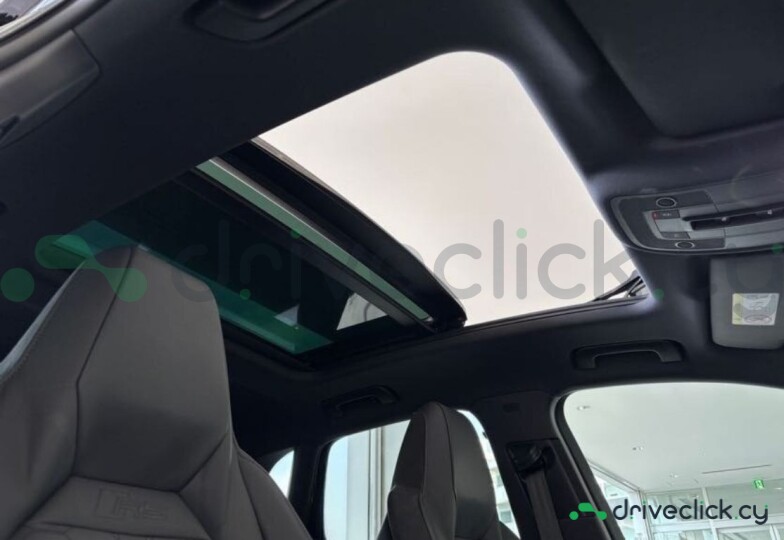 Audi RS Q3 Black