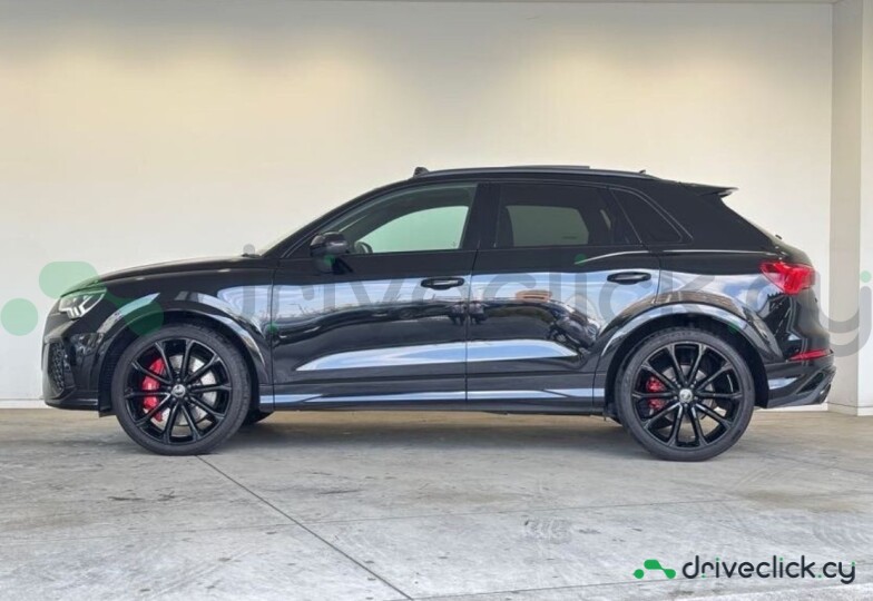 Audi RS Q3 Black