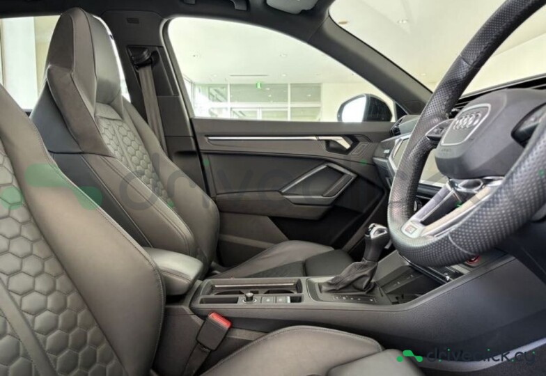 Audi RS Q3 Black