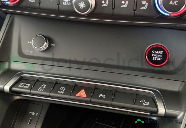 Audi RS Q3 Black