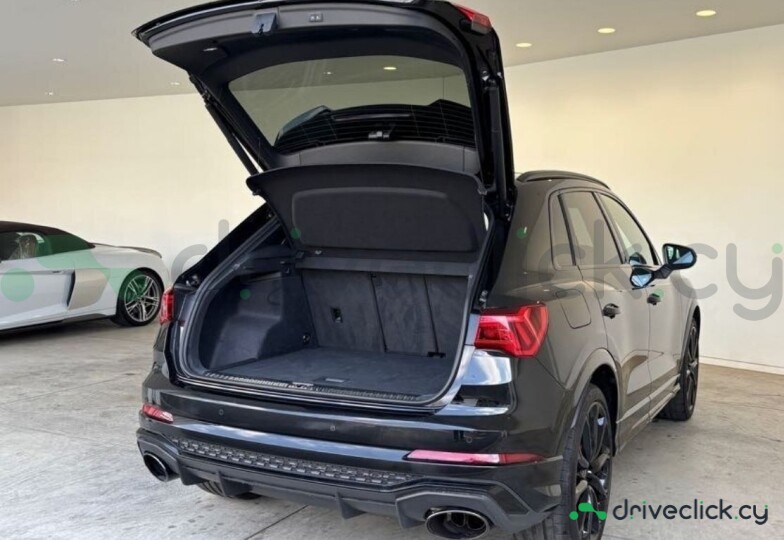 Audi RS Q3 Black