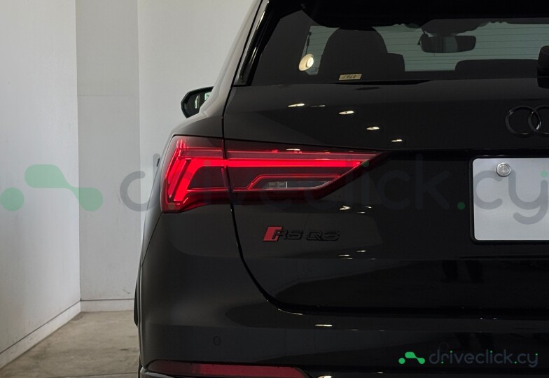 Audi RS Q3 Black