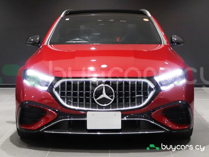 Mercedes E-class Red