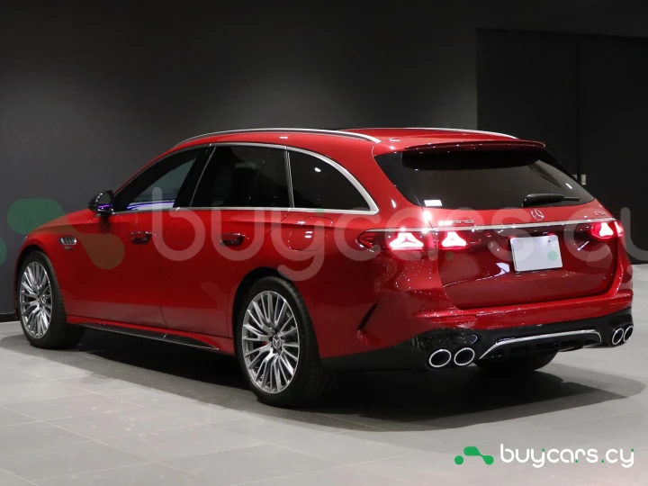 Mercedes E-class Red