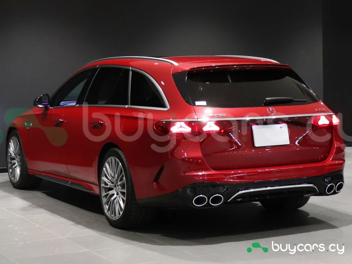 Mercedes E-class Red