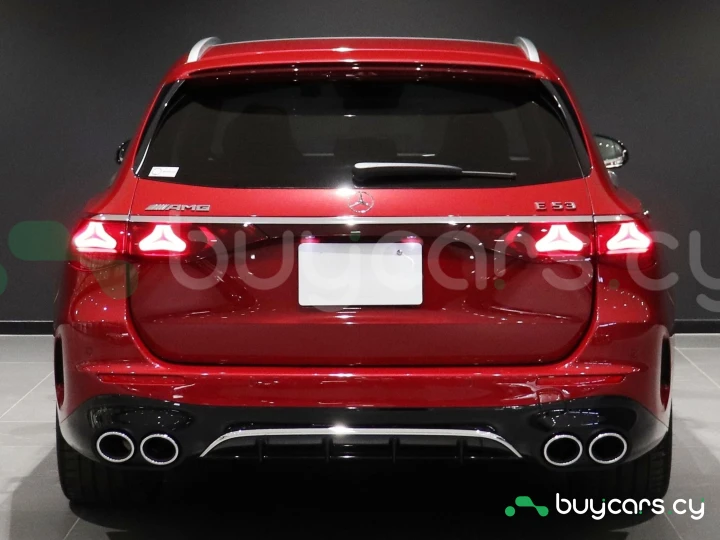 Mercedes E-class Red