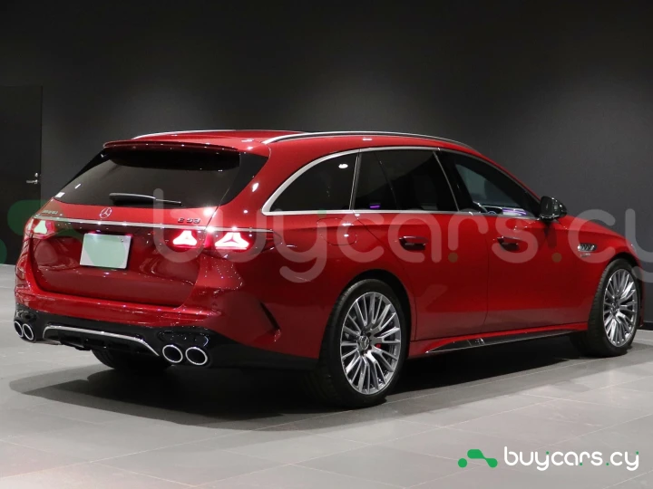 Mercedes E-class Red