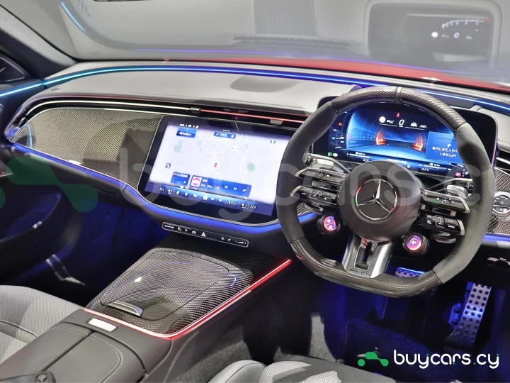 Mercedes E-class Red