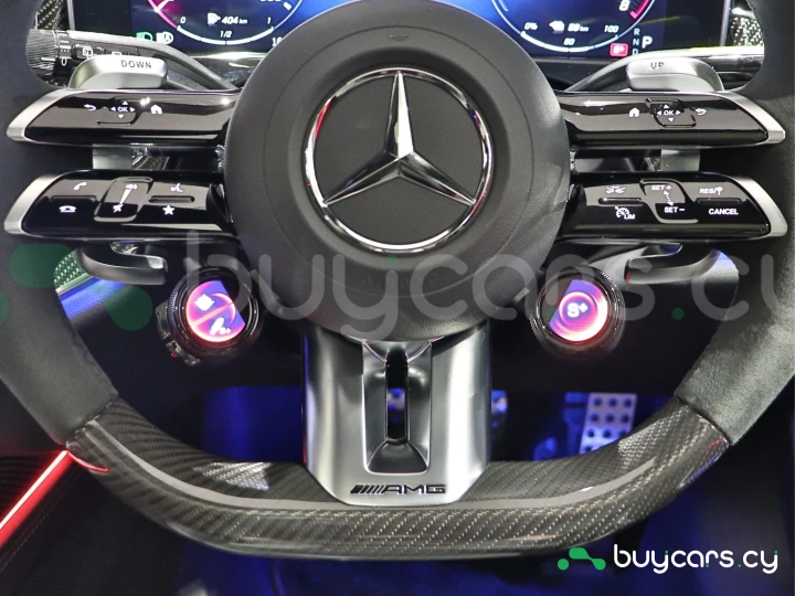 Mercedes E-class Red