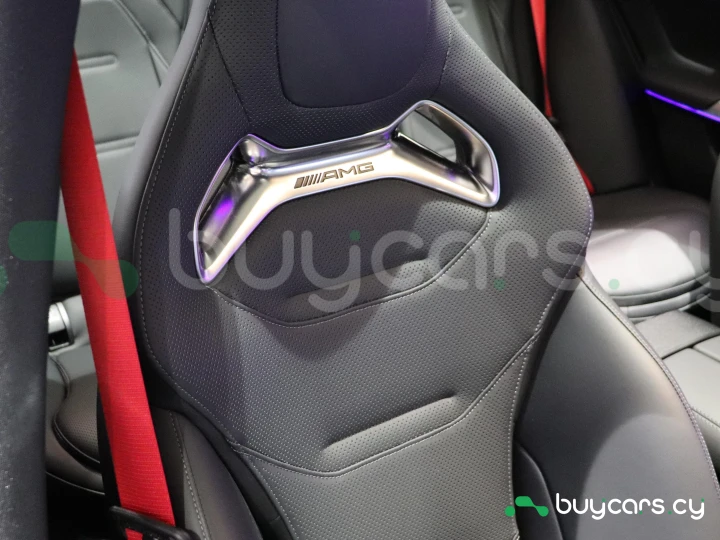 Mercedes E-class Red