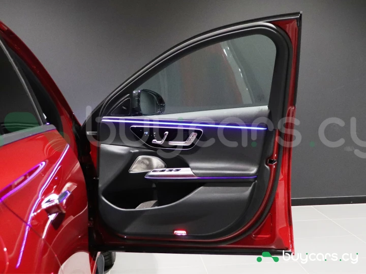 Mercedes E-class Red