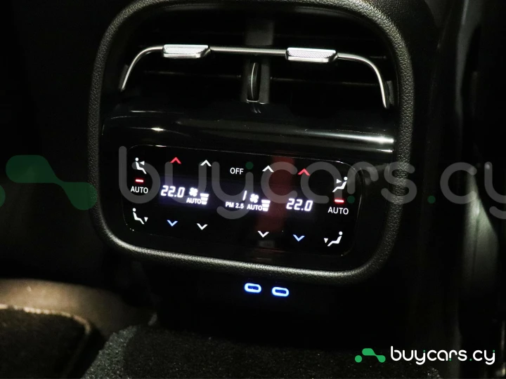 Mercedes E-class Red