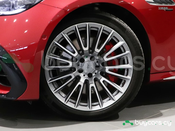 Mercedes E-class Red