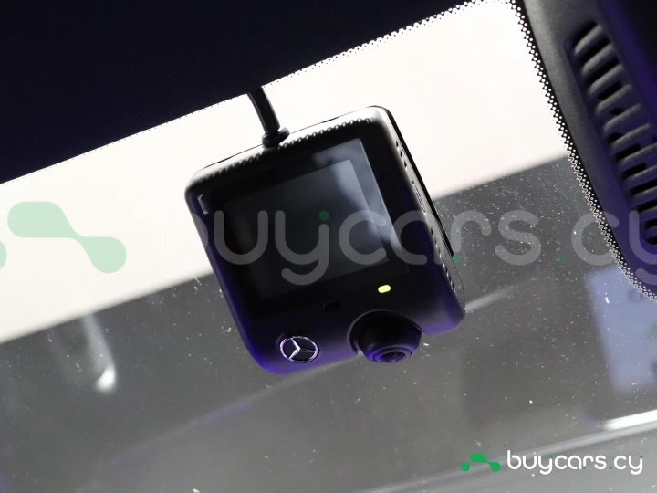 Mercedes E-class Red