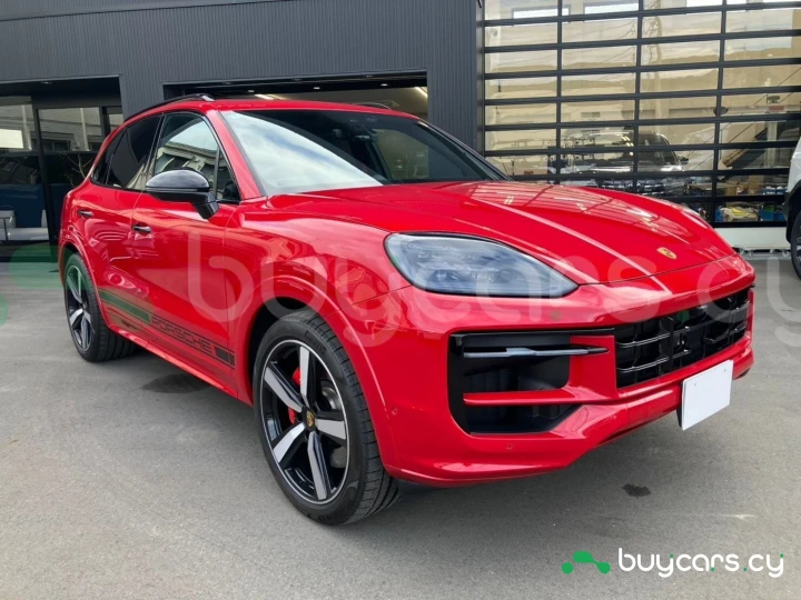 Porsche Cayenne Красный