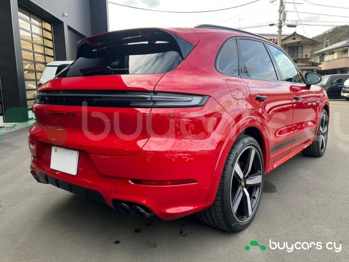 Porsche Cayenne Красный