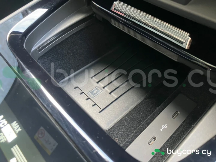 Porsche Cayenne Красный