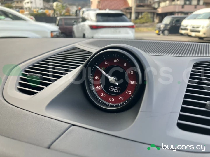 Porsche Cayenne Красный