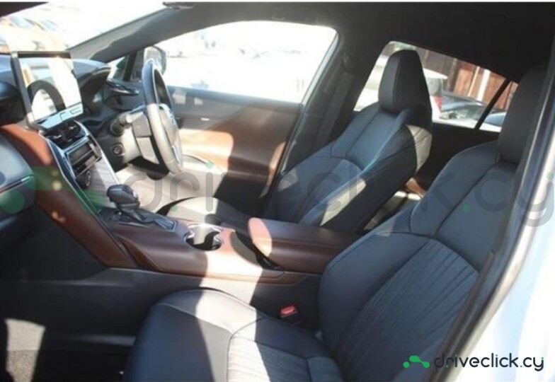 Toyota Harrier Белый