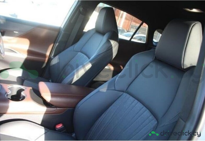 Toyota Harrier Белый