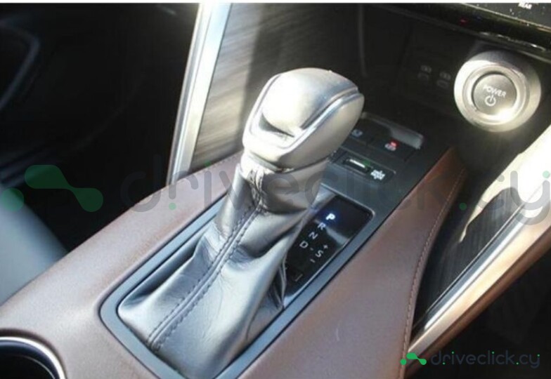 Toyota Harrier Белый
