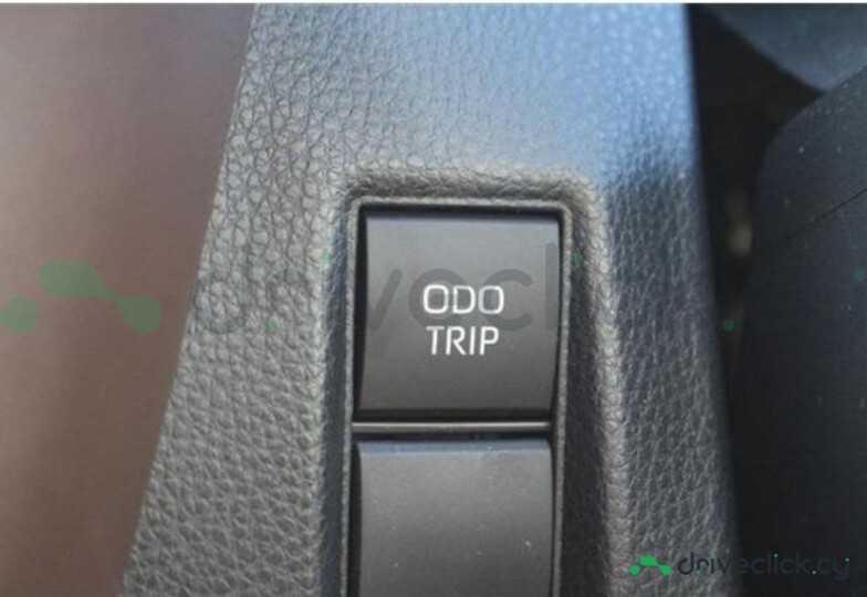 Toyota Harrier Белый