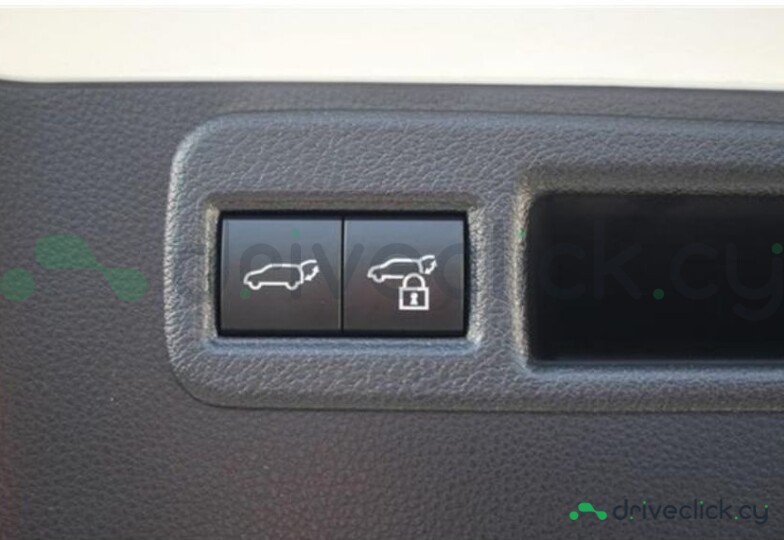 Toyota Harrier Белый