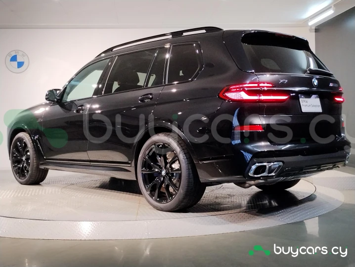 BMW X7 Черный