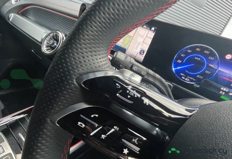 Mercedes EQB Белый