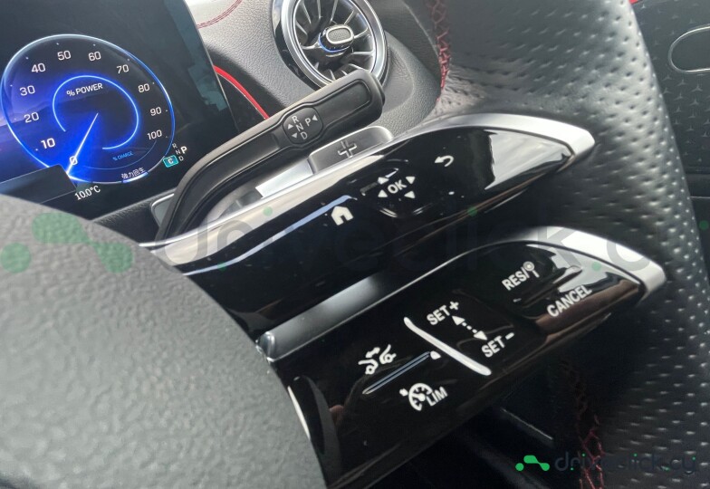 Mercedes EQB Белый