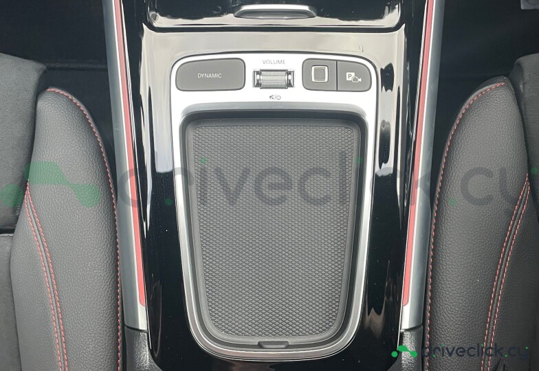 Mercedes EQB Белый
