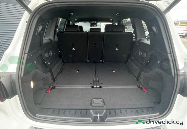 Mercedes EQB Белый