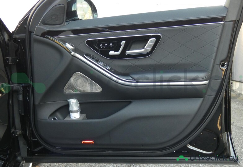 Mercedes S-class Black