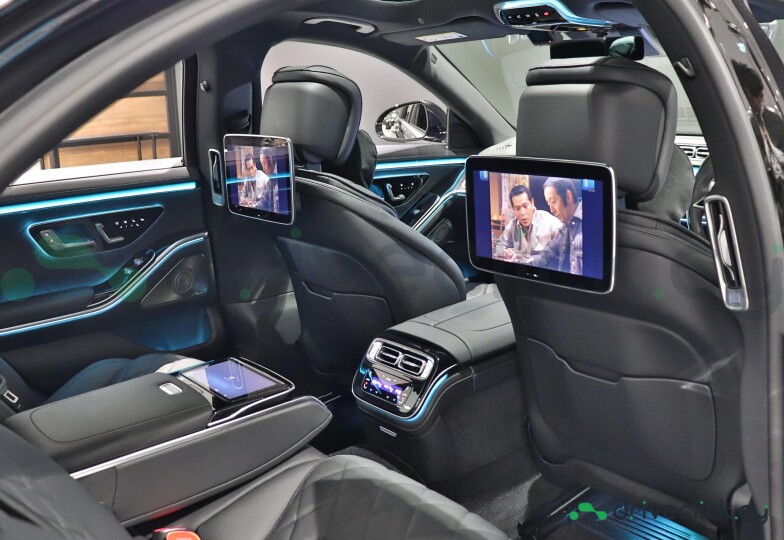 Mercedes S-class Black
