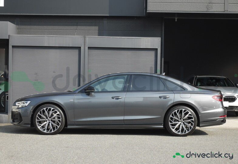 Audi A8 Black